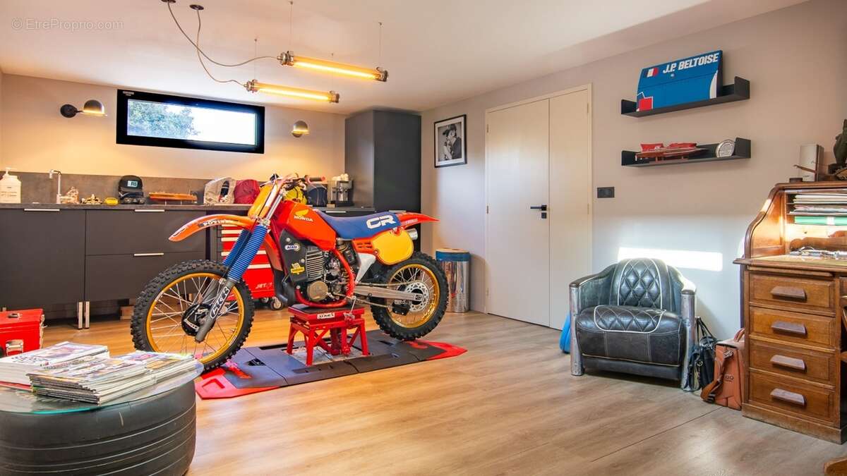 Saint-Marc-Jaumegarde — 342 m² habitables, dont 265 m² de plain-pied, à 7,8 km du Cours Mirabeau - photo 15