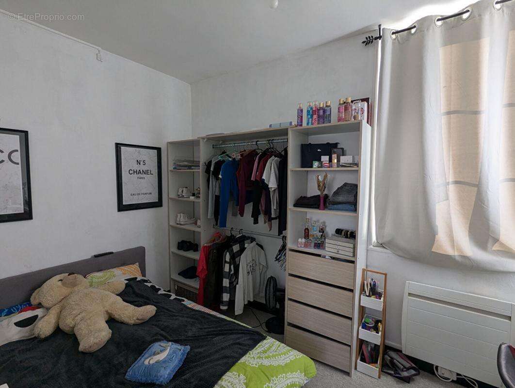 Immeuble de rapport: 2 appartements et local commercial - photo 5