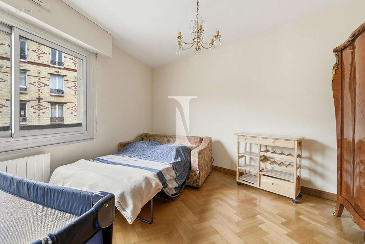 Appartement à PARIS-14E