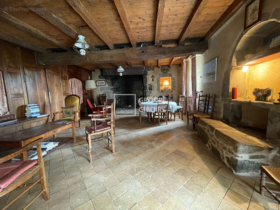 Maison à SAINT-SULIAC