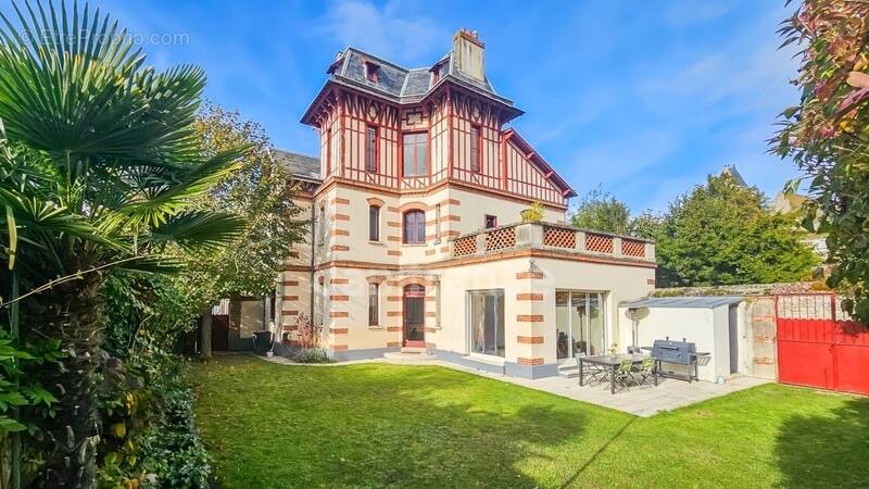 Maison à MORIGNY-CHAMPIGNY