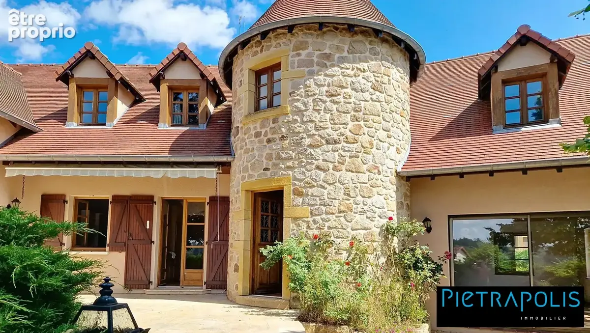 Maison à LA CLAYETTE