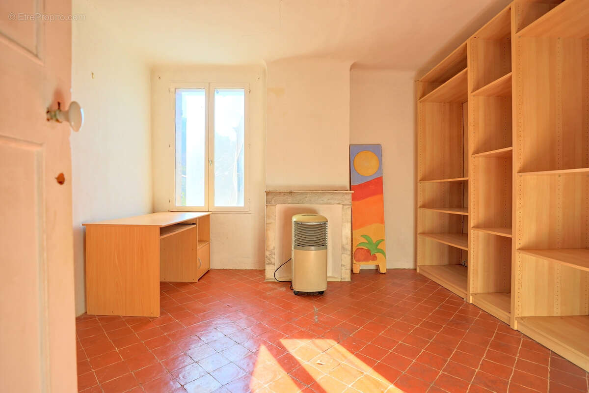 Maison à SOLLIES-TOUCAS