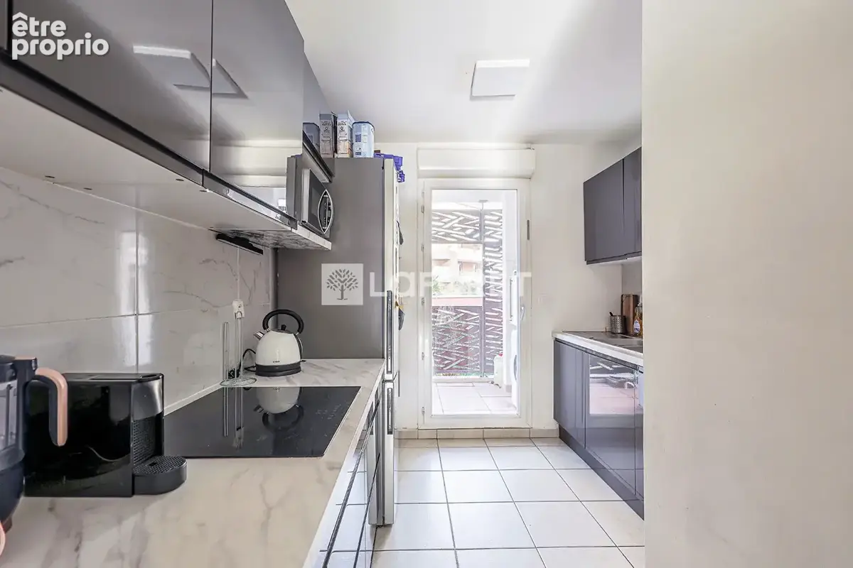 Appartement Marseille 4 pièce(s) 92 m2 - photo 4