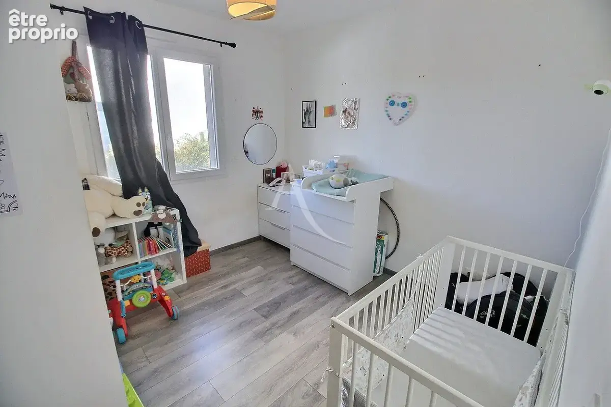 Villa de plain-pied récente f4 de 84 m² + garge sur terrain 3 faces - photo 11