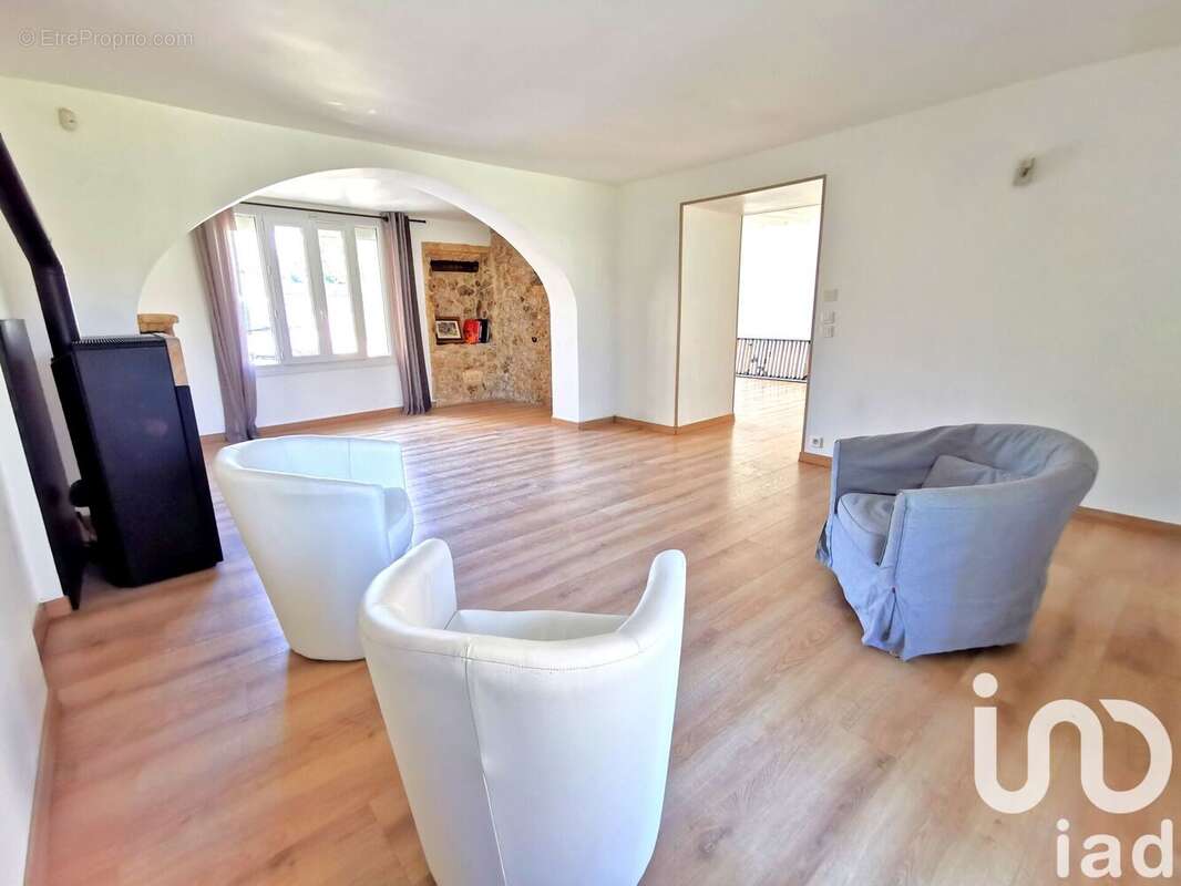 Photo 3 - Maison à VILLIERS-SUR-MORIN