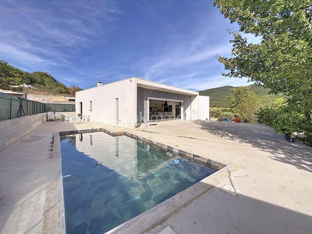 Maison à SAINT-JEAN-DE-LA-BLAQUIERE