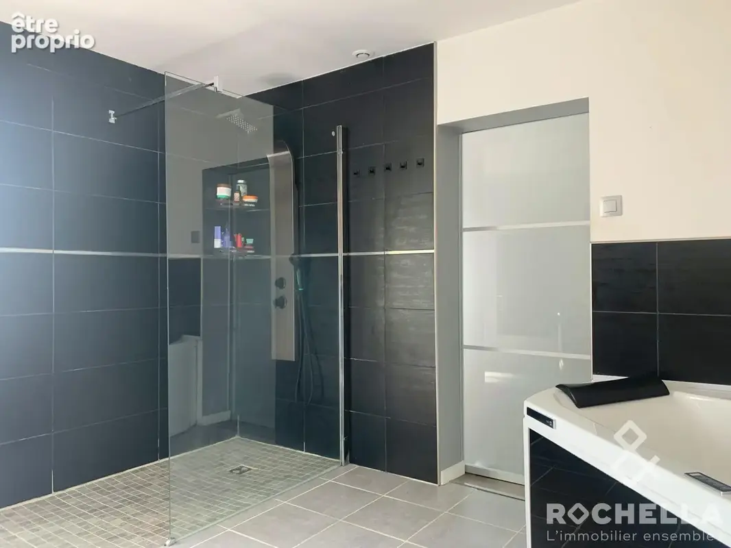 Maison 187 m² à Saint-Jean-De-Liversay  - photo 8