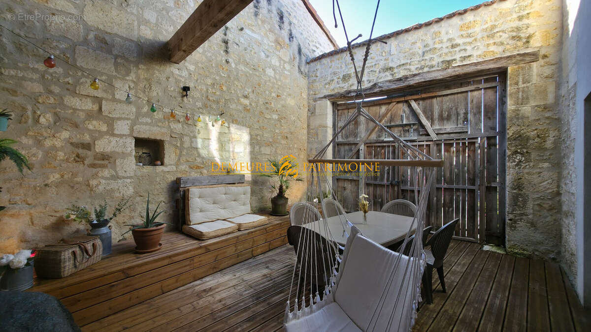 Maison à L&#039;ISLE-D&#039;ESPAGNAC