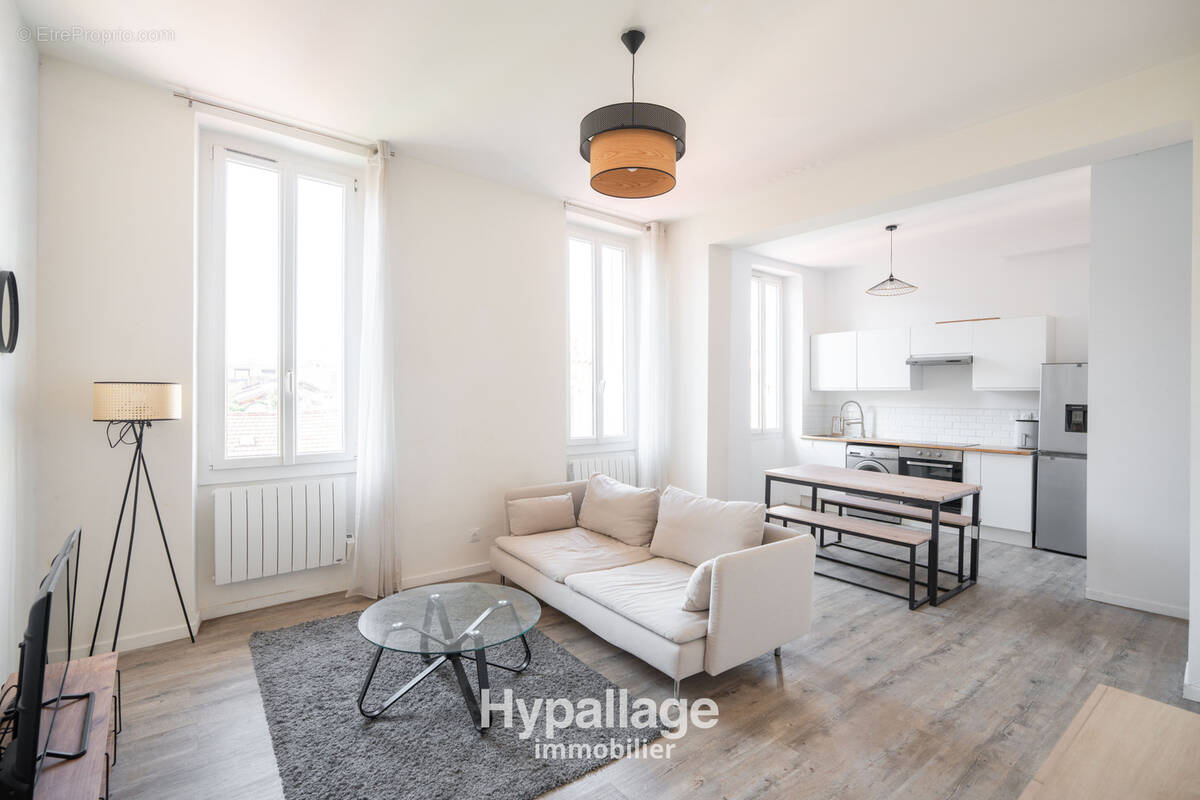 Appartement à MARSEILLE-4E