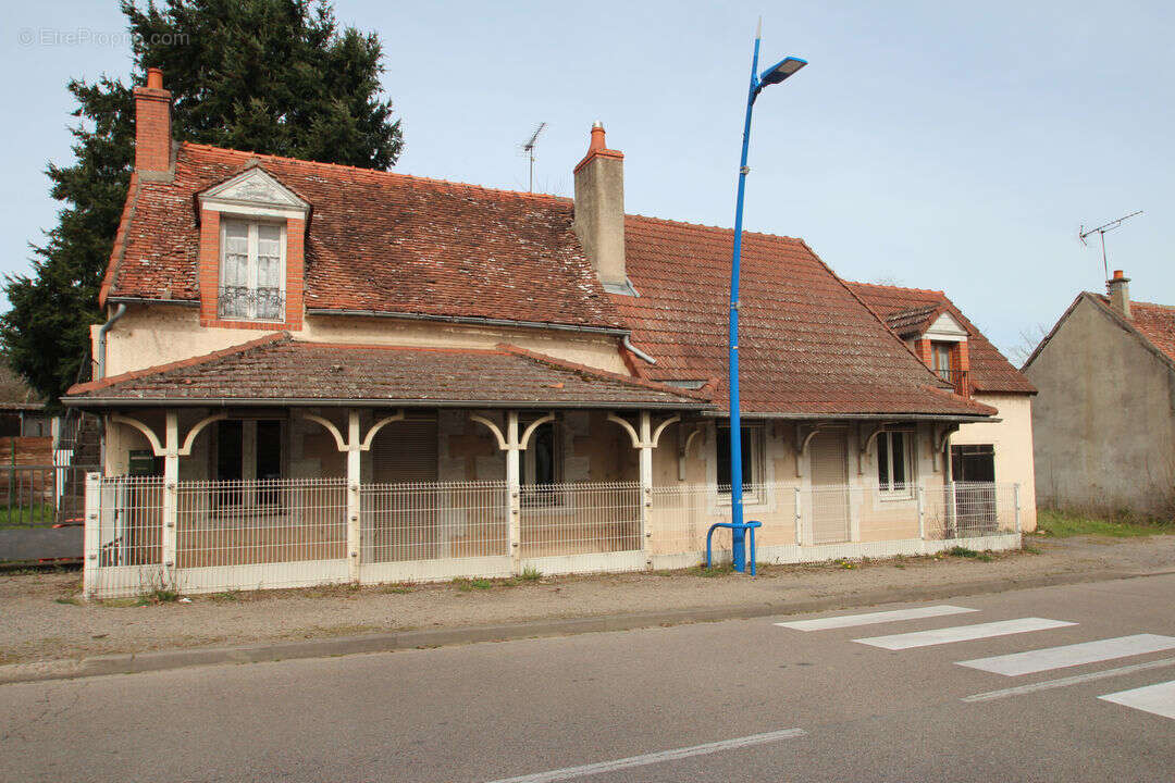Maison à SAINT-LEGER-DES-VIGNES