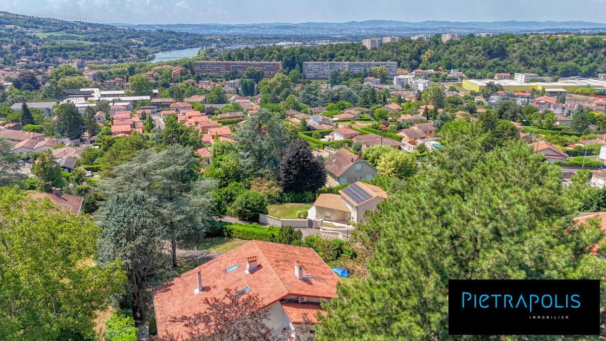 Maison à NEUVILLE-SUR-SAONE