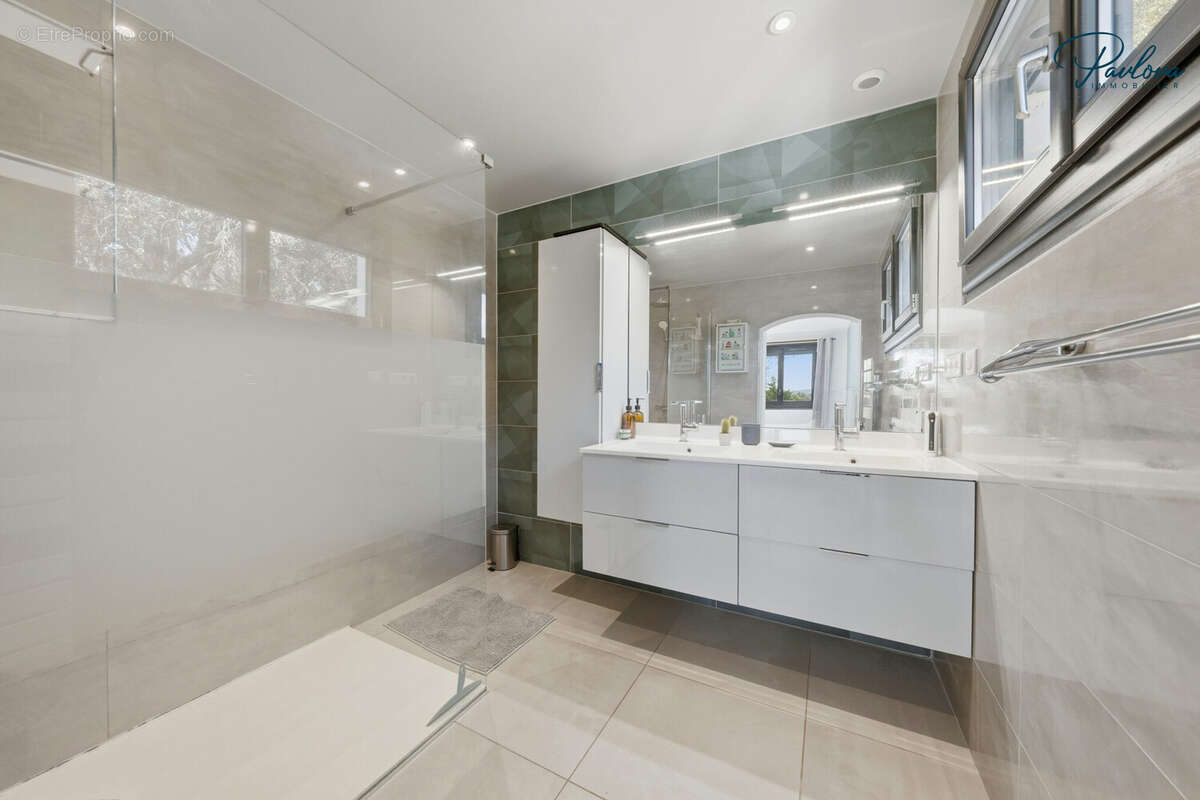 Maison à VIOLS-LE-FORT