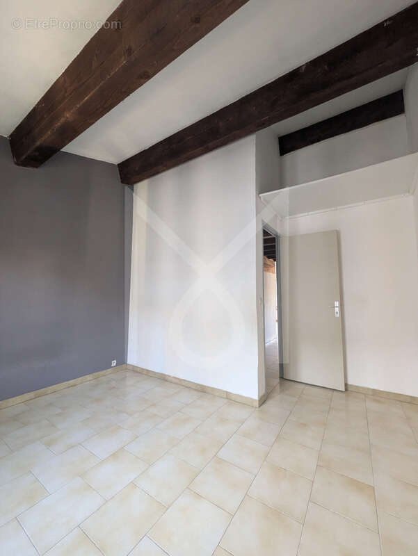 Appartement à MEYRARGUES