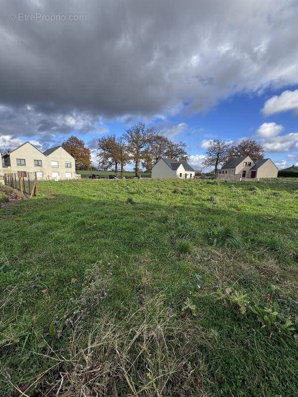 Terrain à DOL-DE-BRETAGNE