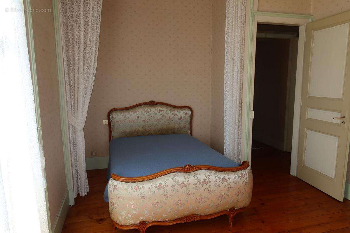 Maison à DANNEMARIE-SUR-CRETE