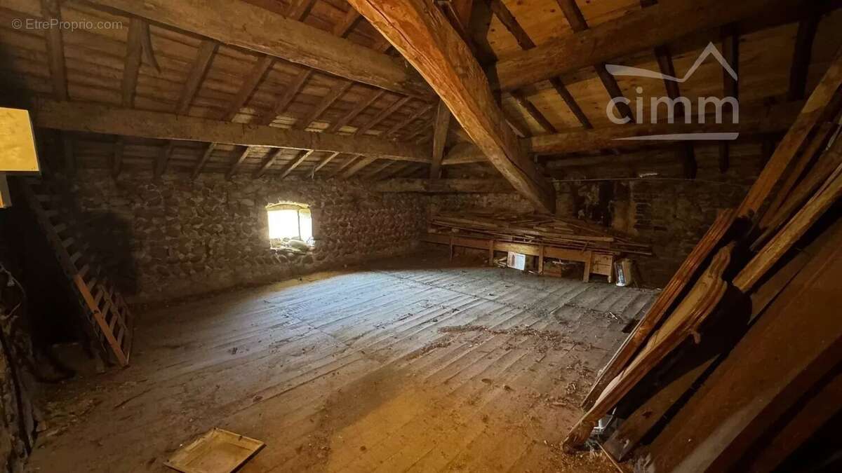 Maison à SAINT-BARTHELEMY-DE-VALS