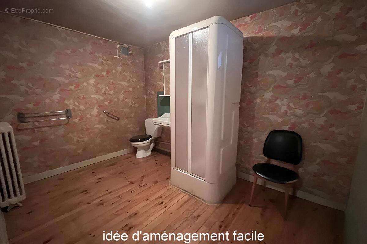 Maison à POULE-LES-ECHARMEAUX