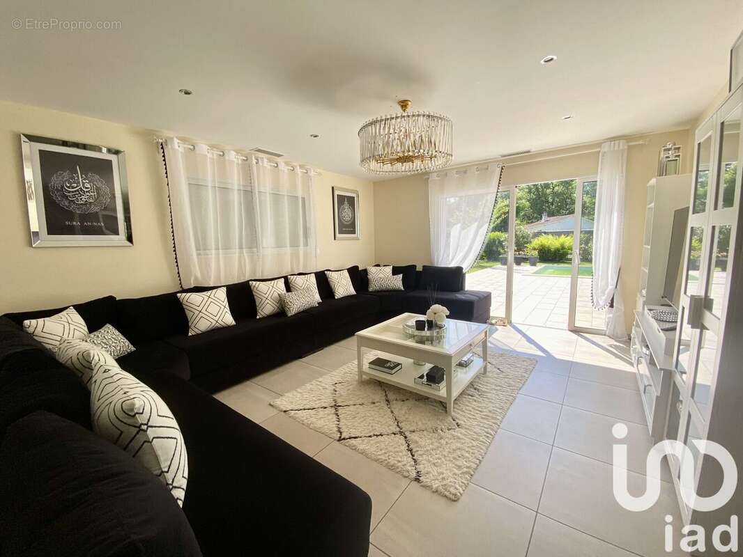 Photo 2 - Maison à BEYCHAC-ET-CAILLAU