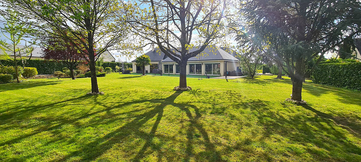 Maison à SAINT-CYR-SUR-LOIRE