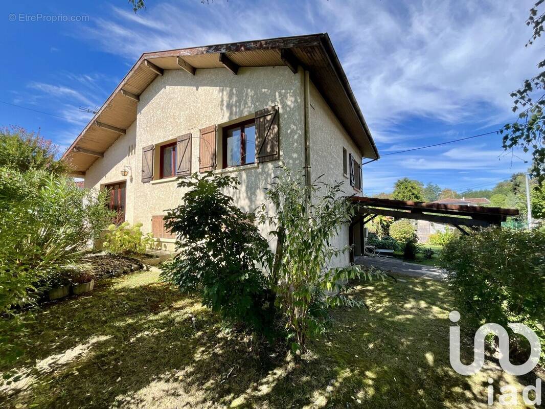 Photo 1 - Maison à OEYRELUY