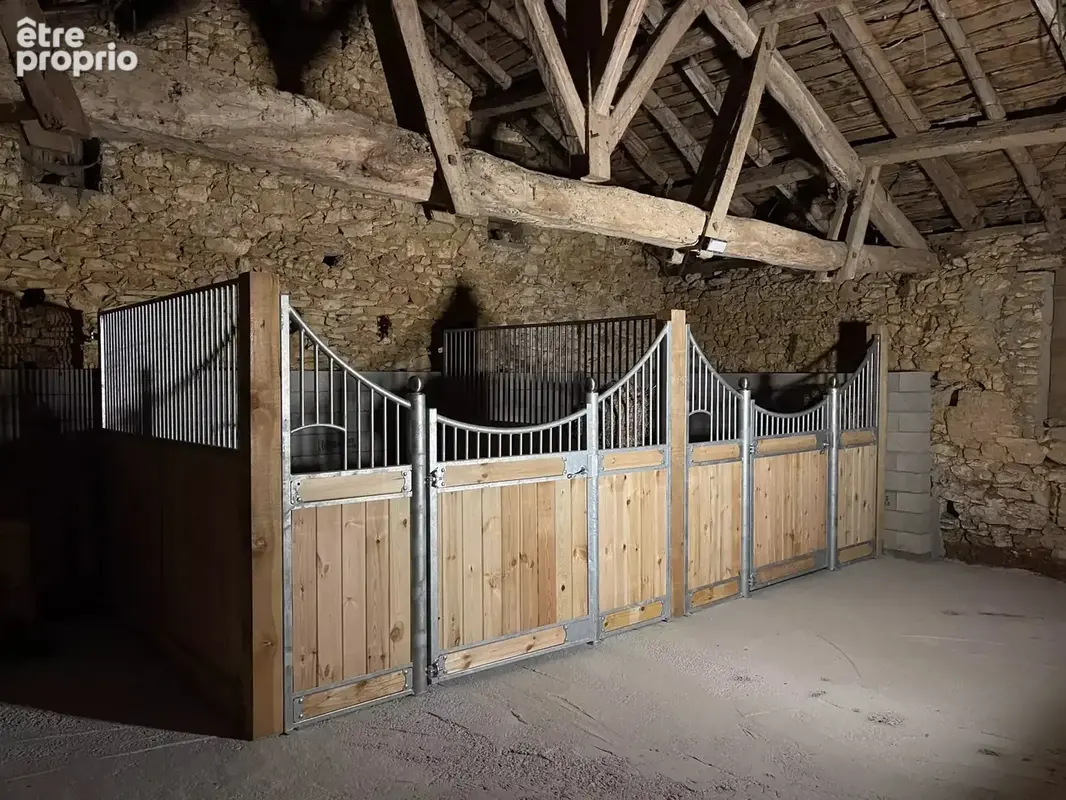 Maison magnifiquement rénovée avec écuries et potentiel de revenus - photo 18