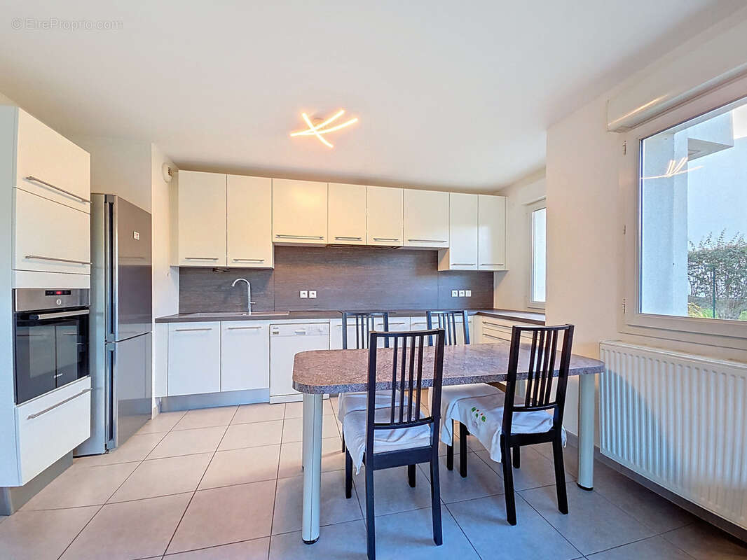 Appartement à MEYLAN