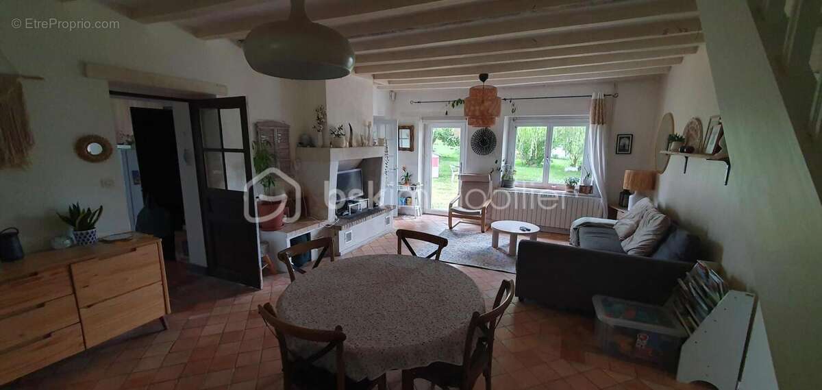 Maison à CLERE-LES-PINS