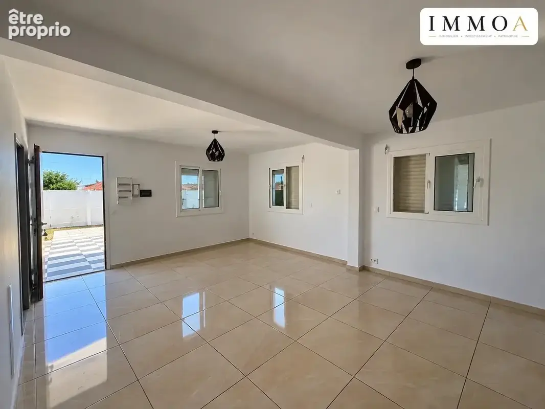 À vendre – Spacieuse maison familiale avec piscine à Bras-Panon ( 97412) - photo 3