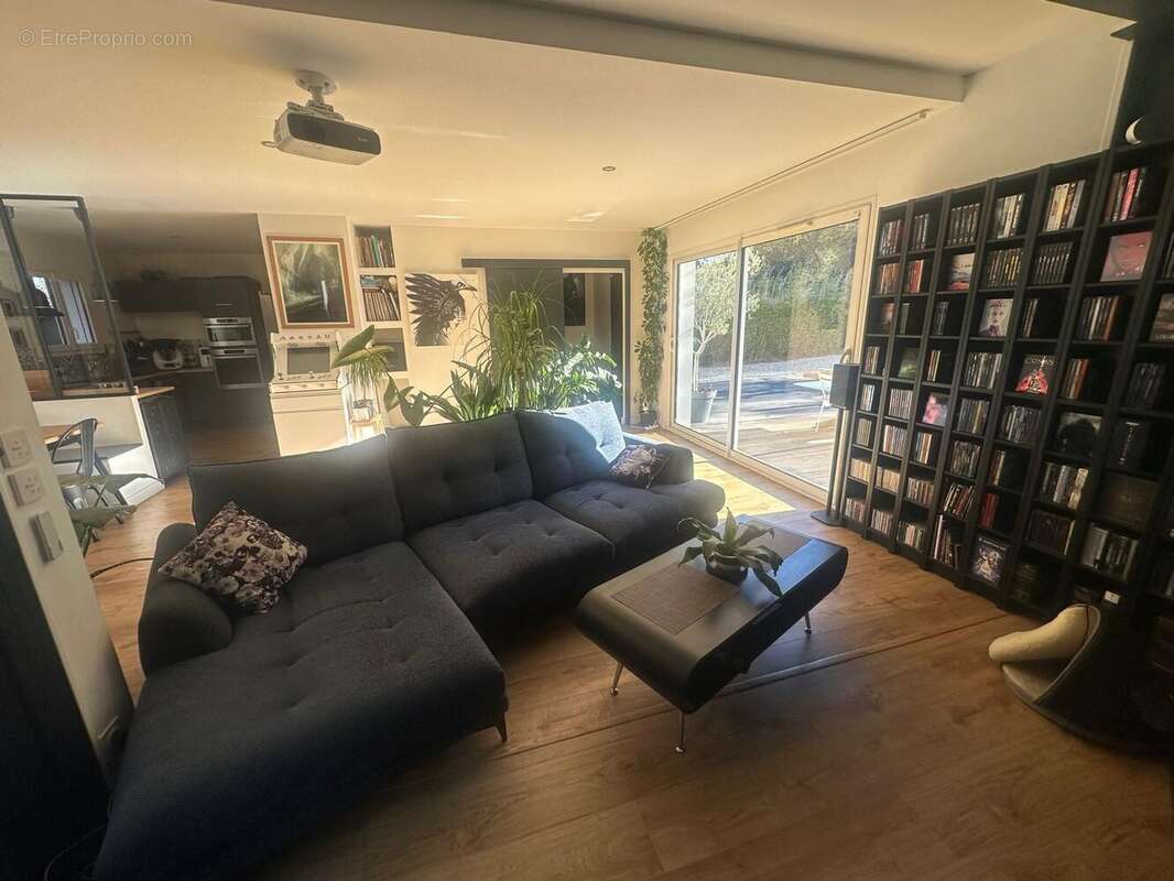 Maison à SAINT-JEAN-DE-CORNIES