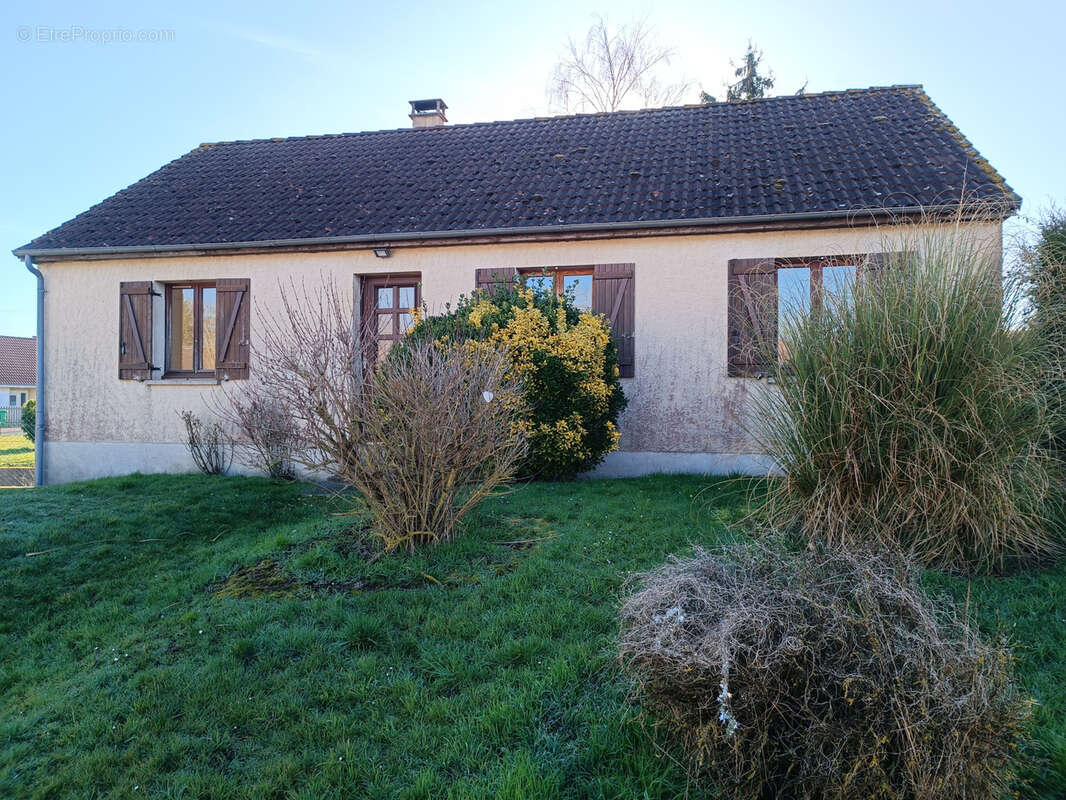 Maison à CHARENTONNAY