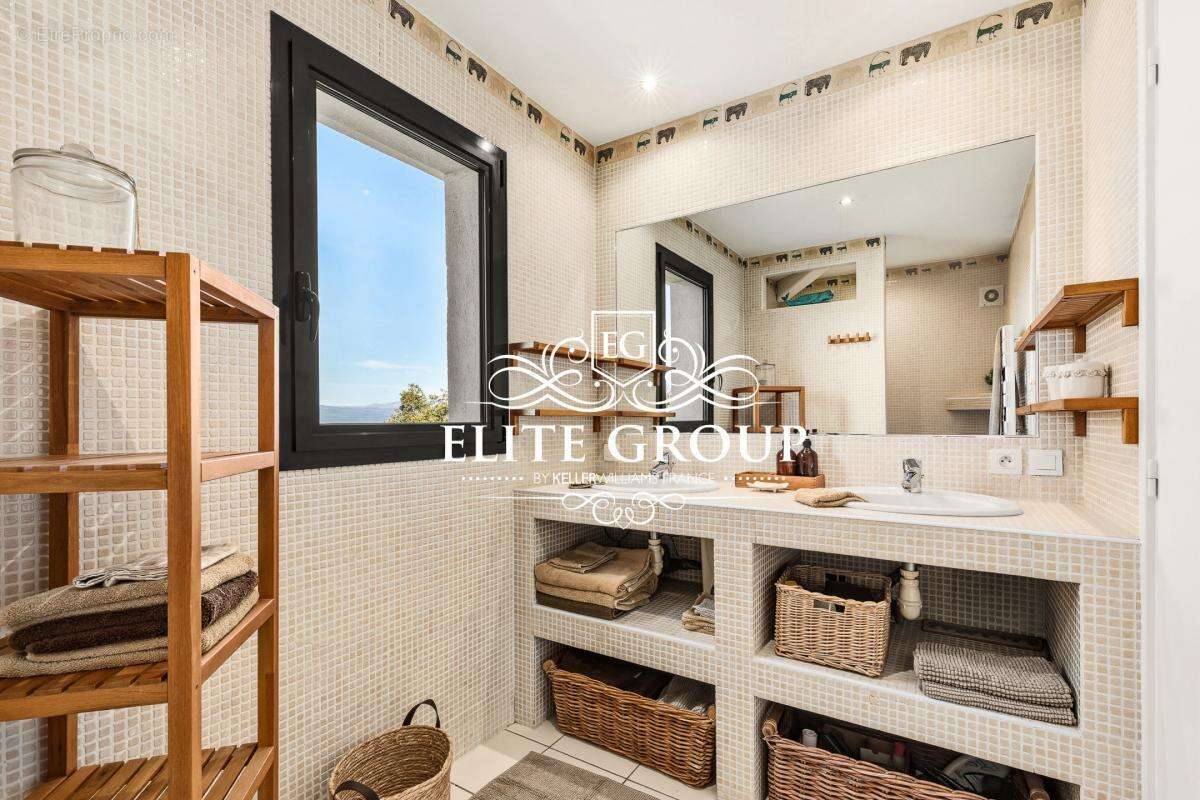 Maison à LES ADRETS-DE-L'ESTEREL