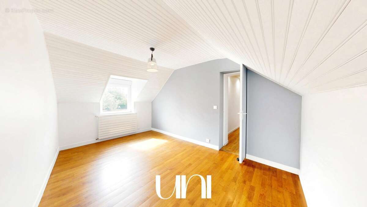 Maison à JUAYE-MONDAYE