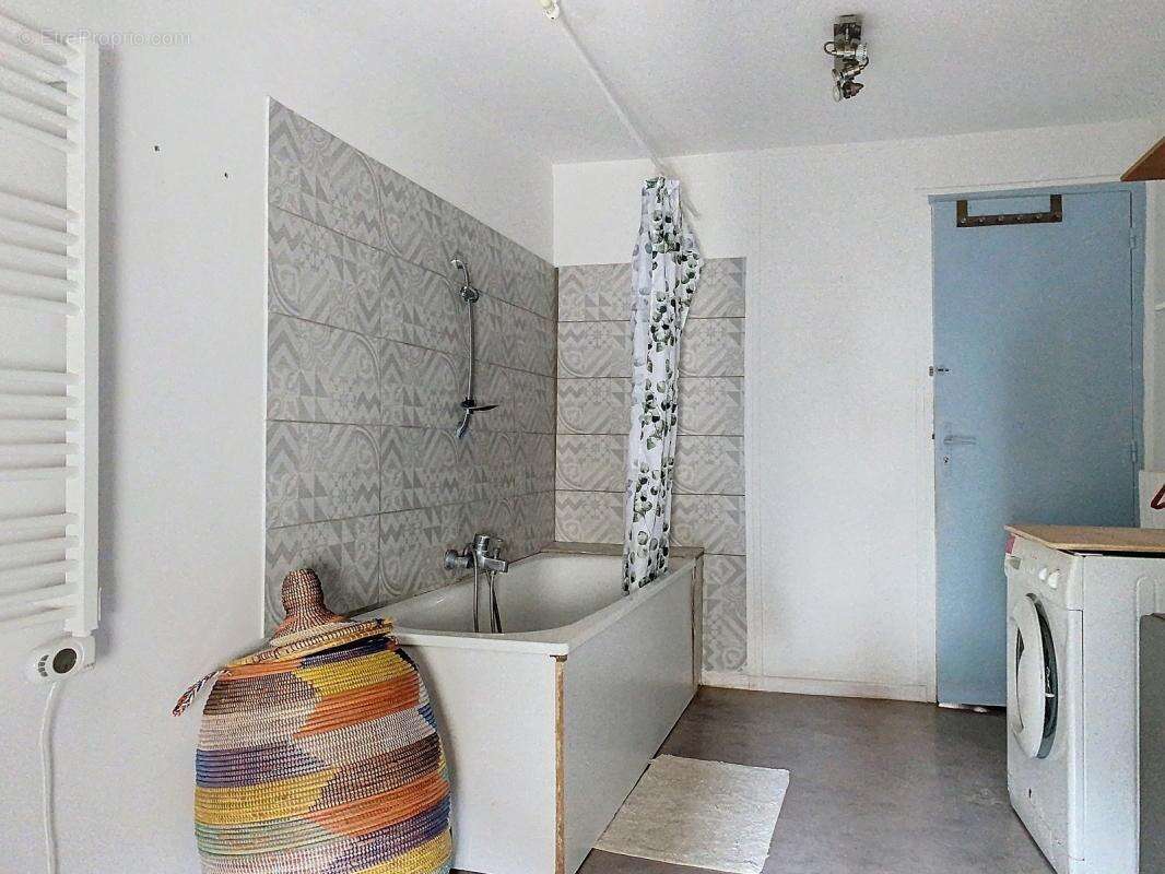 Appartement à VILLENEUVE-LES-AVIGNON