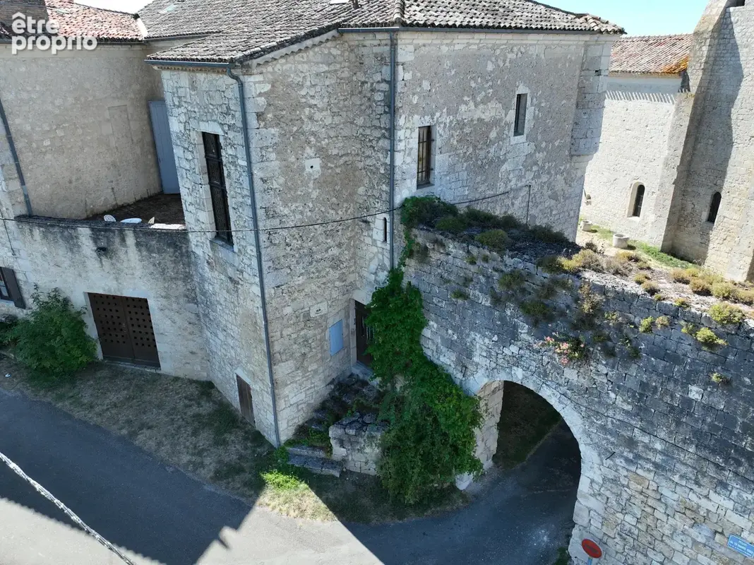 château d'exception au cœur d'un village historique - photo 33