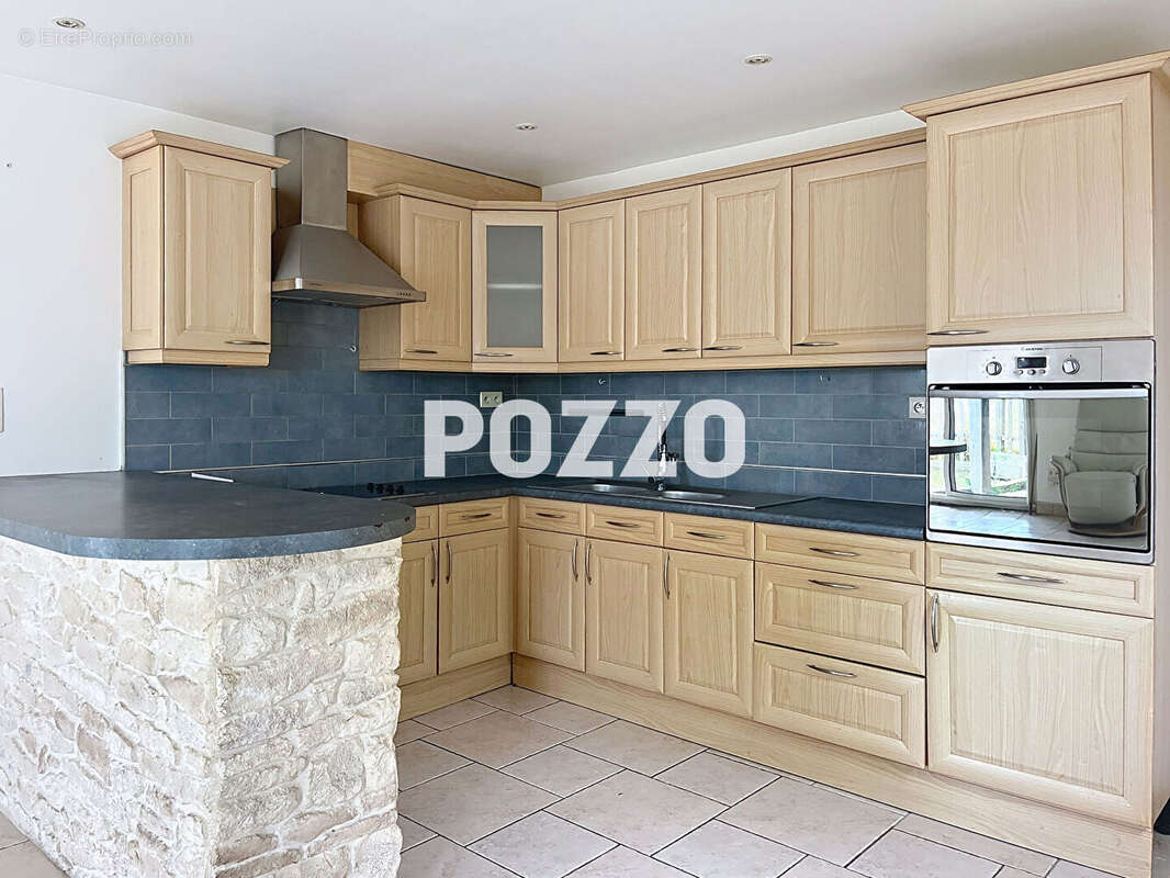 Maison à EQUEMAUVILLE