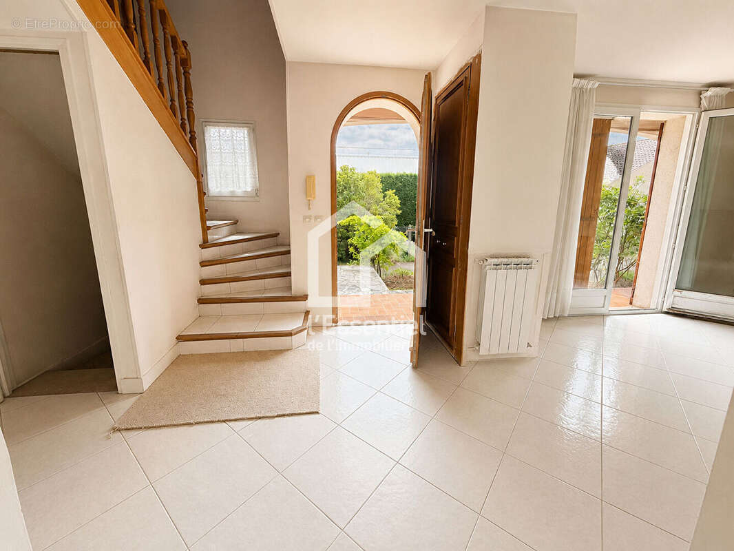 Maison à VERNEUIL-SUR-SEINE