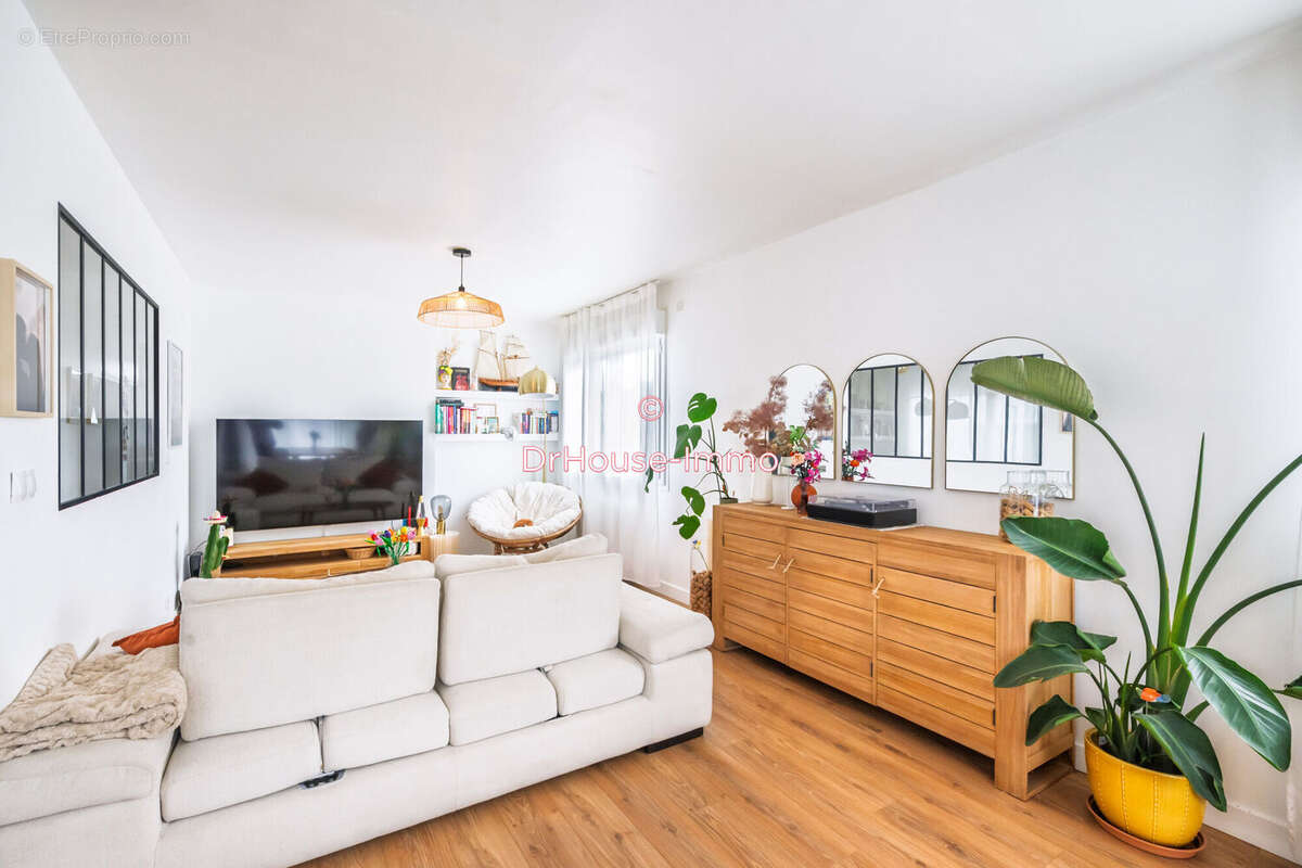 Appartement à BRUGUIERES