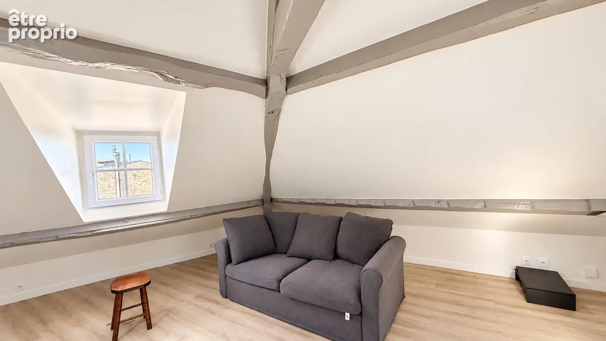 Studio atypique de 49,88 m² au sol, avec potentiel de 2 pièces - photo 9