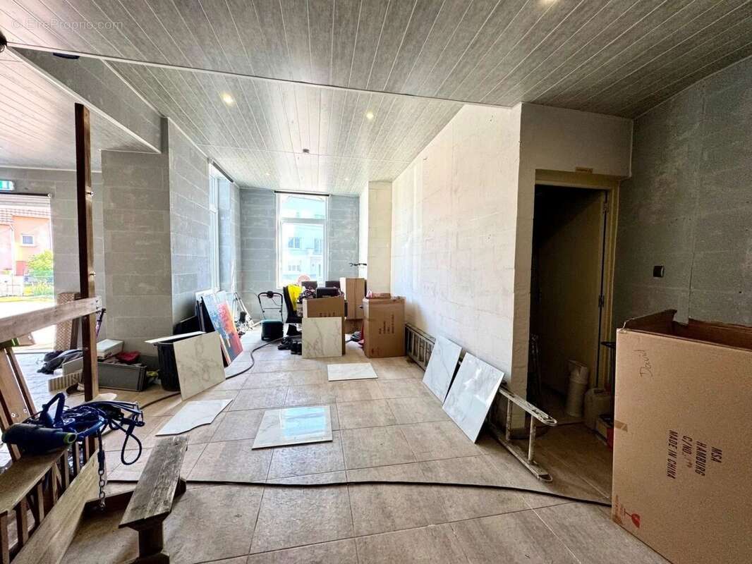 Commerce à HIRSINGUE