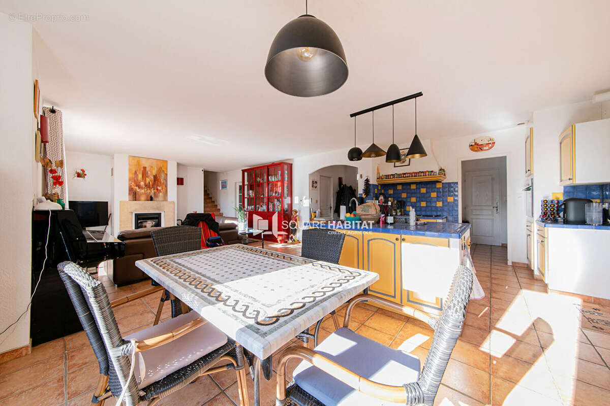 Maison à SAINT-SATURNIN-LES-APT