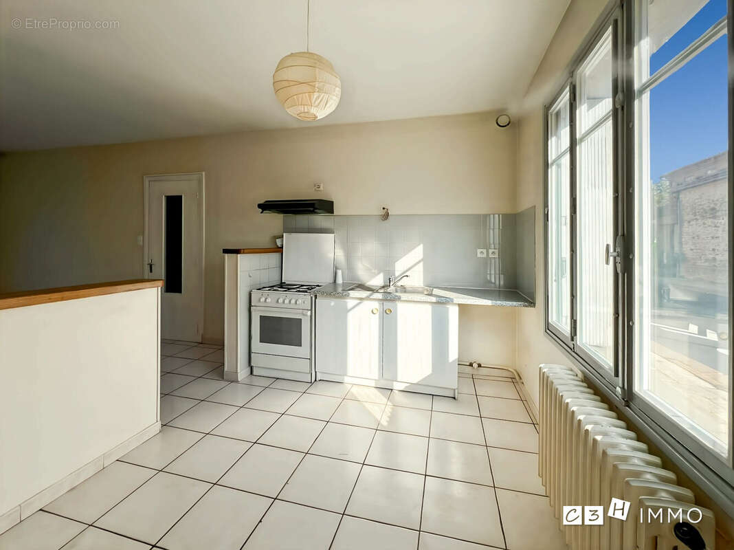 Maison à LACROIX-FALGARDE