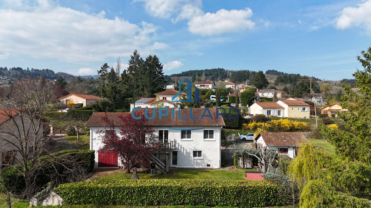 Maison à RENAISON