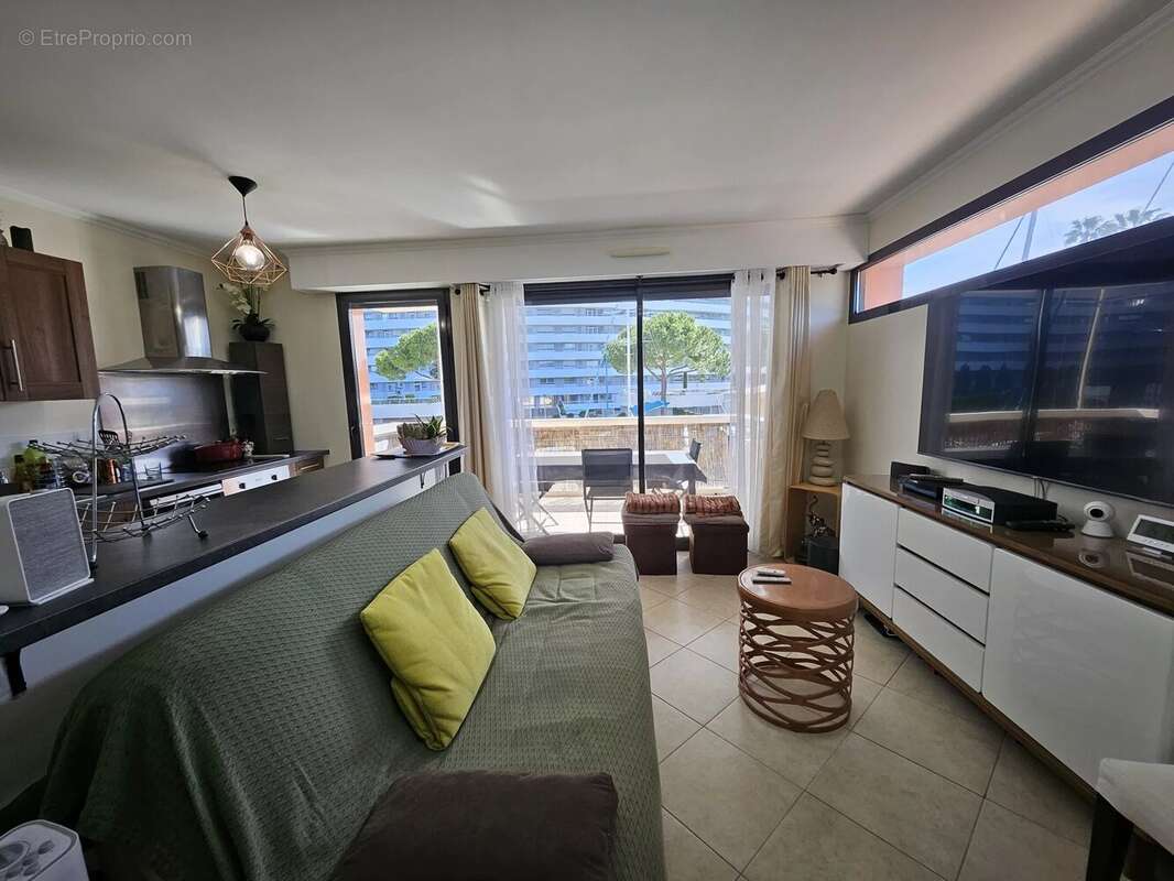 Appartement à VILLENEUVE-LOUBET