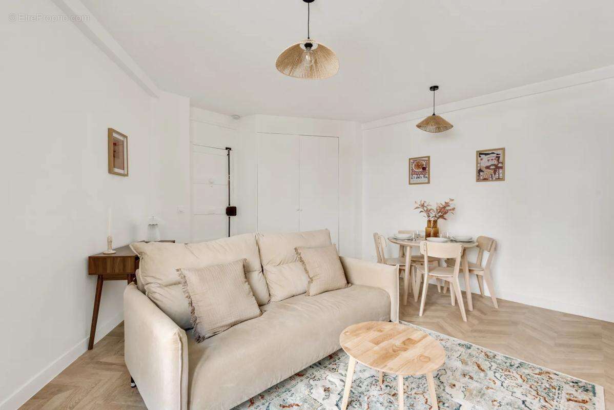 Appartement à COURBEVOIE