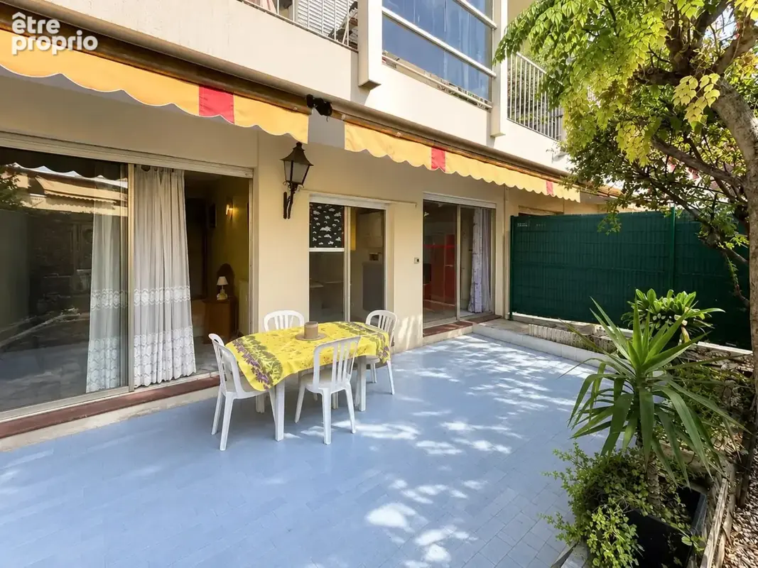 3 pièces de 70 m² en rez de jardin - traversant- Cave - À 2 minutes des plages à pied. - photo 11