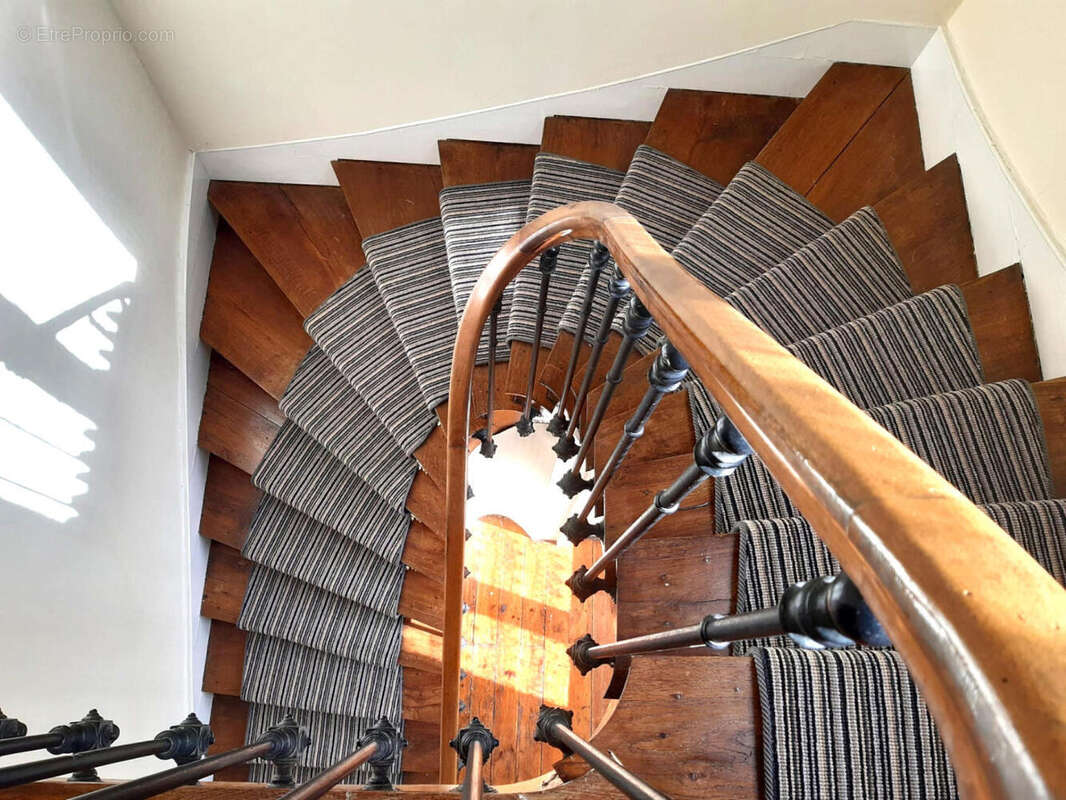 ESCALIER - Maison à CONDAC