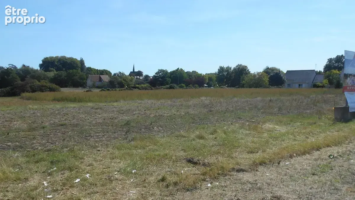 Terrain à MARCILLY-SUR-VIENNE