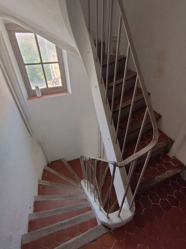 Appartement à LE REVEST-LES-EAUX