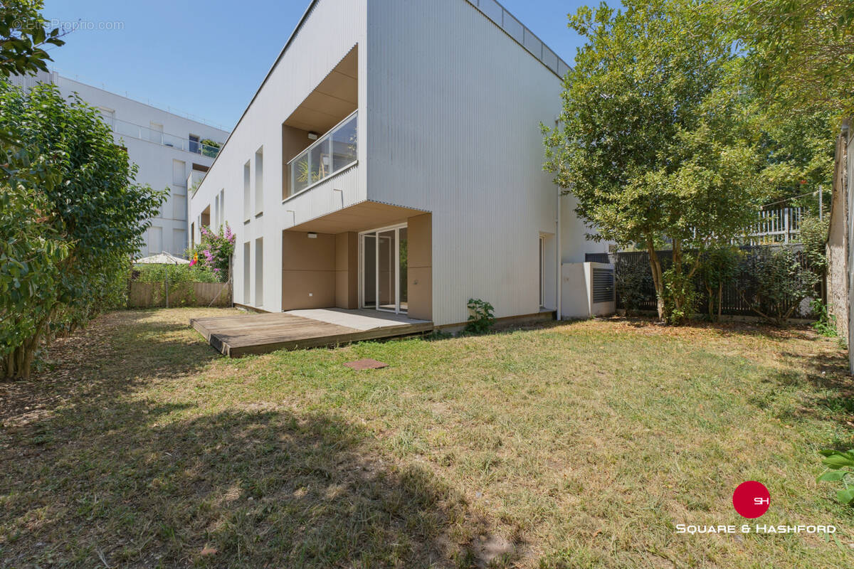 Bordeaux chartrons   t3 en rez-de-jardin avec jardin de plus de 100 m2 - photo 3